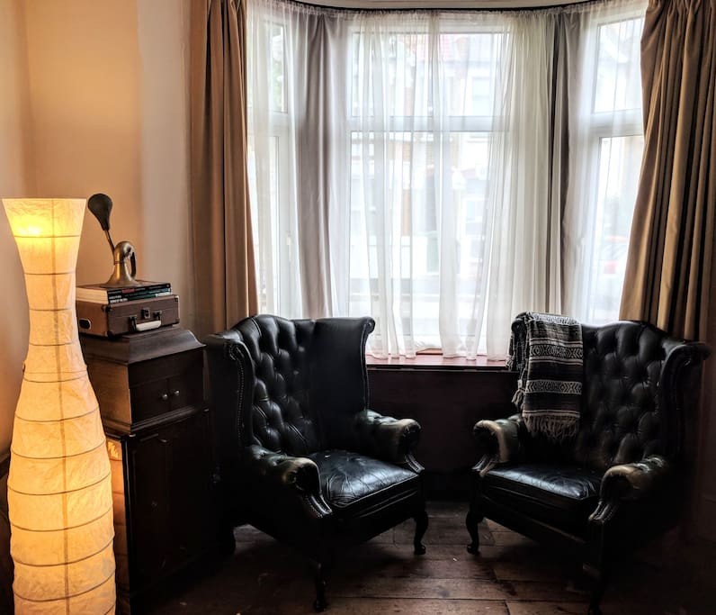 Lounge with bay window
