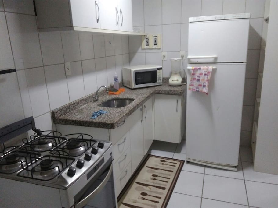 Cozinha (vista da lavanderia)