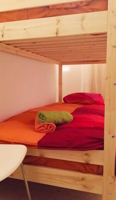 Private room with bunk bed for 1 or 2 guests