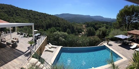 Heated pool, panoramic view, 20 minutes from the sea