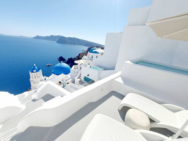 Santorini blue, caldera views, private pool gallery image 2