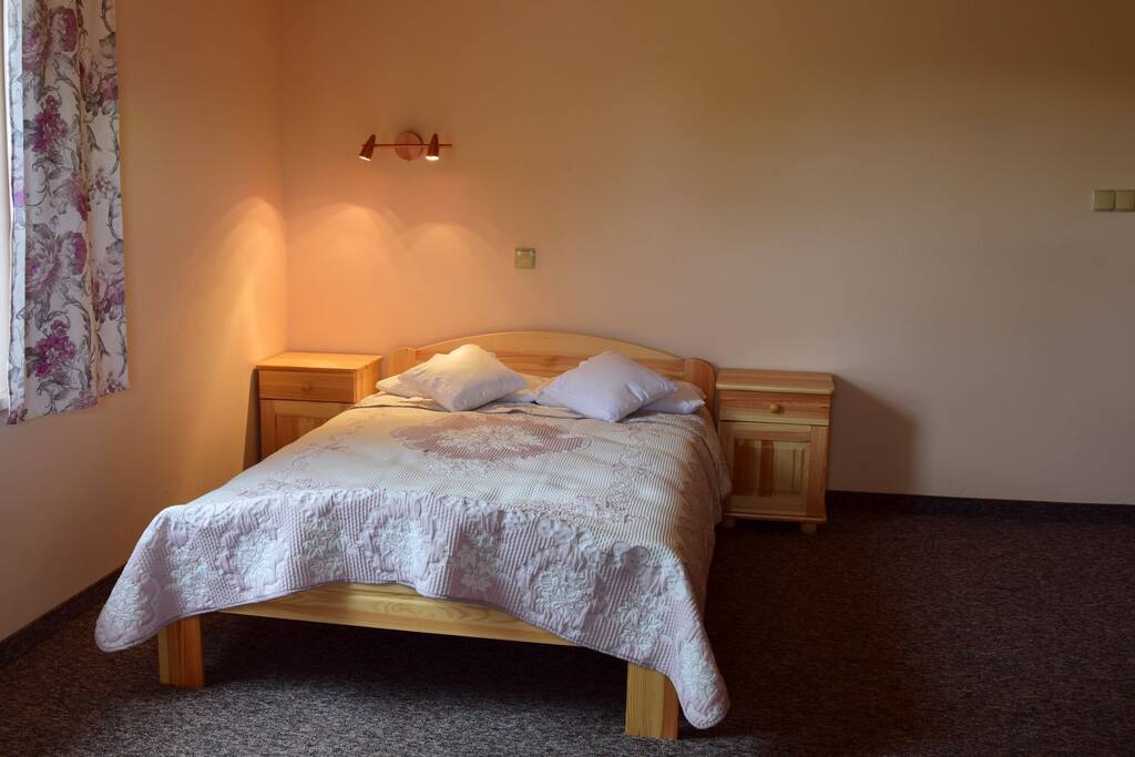 Łóżko dwuosobowe / Double bed in the loft