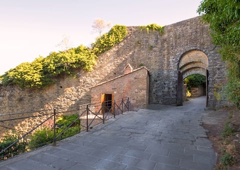 La casina sulle Mura (with garden and spa jacuzzi)