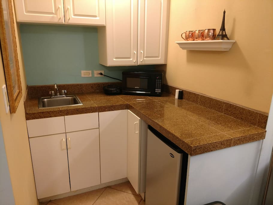 Easy to use kitchenette. Mini stove, microwave and mini refrigerator.