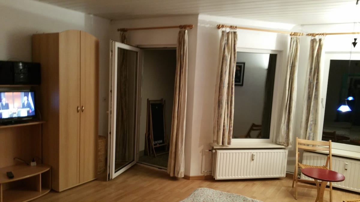 Successful Airbnb property: Messe Apartment/Neubau on the ground floor with garden in Wülfel