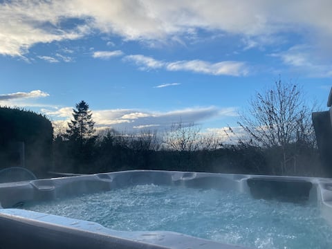 Coach House Cottage Ingleton - 3 bed with Hot Tub
