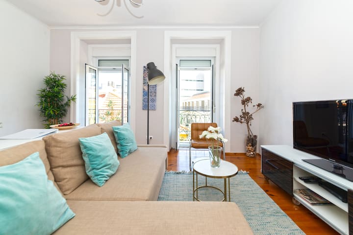 Sunny, central and comfy Ap. in Av. da Liberdade