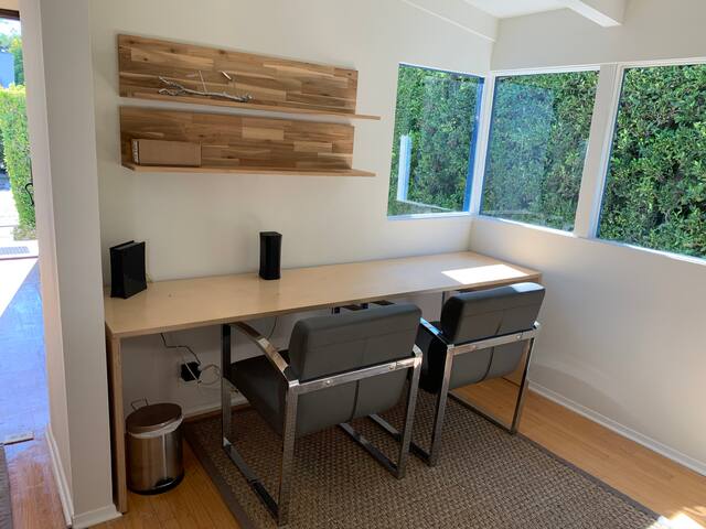 Modern House with Pool (steps to Beverly Hills) gallery image 5