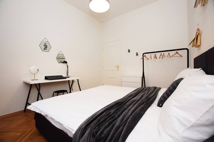 💙pragueforyou💙 Spacious apts up to 15 pers w/ AC gallery image 4