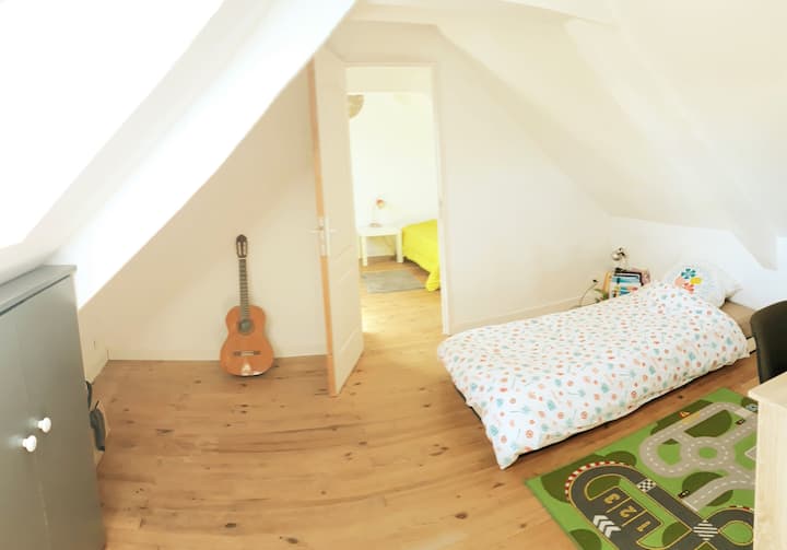 Crossing slaapkamer. 1 eenpersoonsbed 90/190