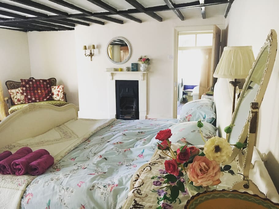 Master Bedroom . Super King Bed