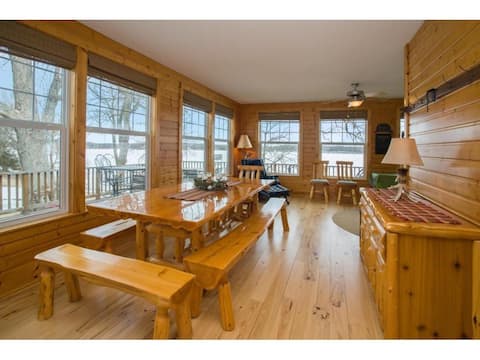 Large Family Lake Oasis with log furniture charm!