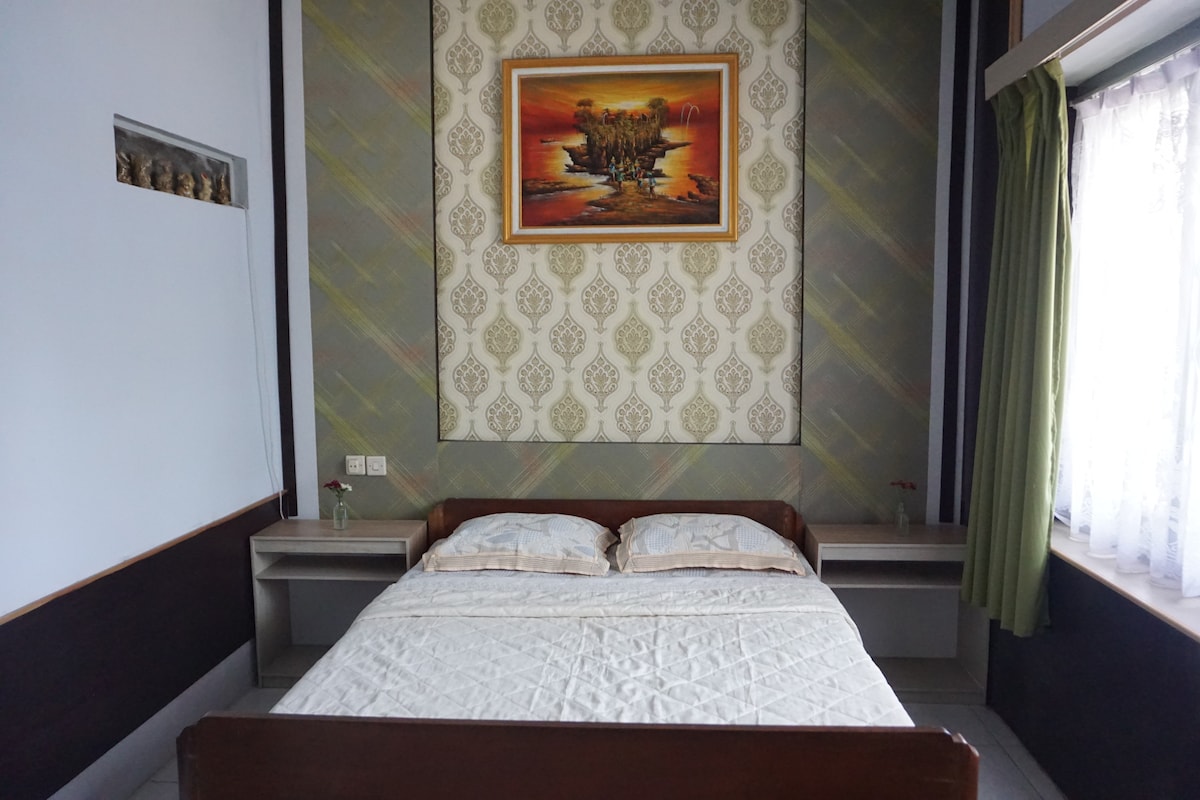 Chumba cha 1 (Kitanda cha 1 cha watu wawili, kwa watu 2)
Katika Chumba hiki kuna vitanda/kitanda 2 cha watu wawili kinachopatikana.