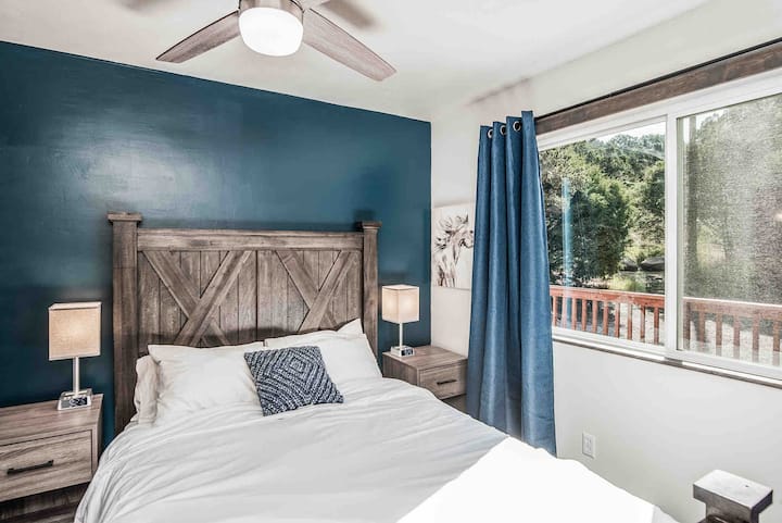 Third bedroom, with queen bed 