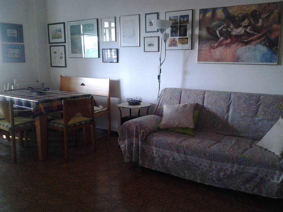soggiorno con divano letto