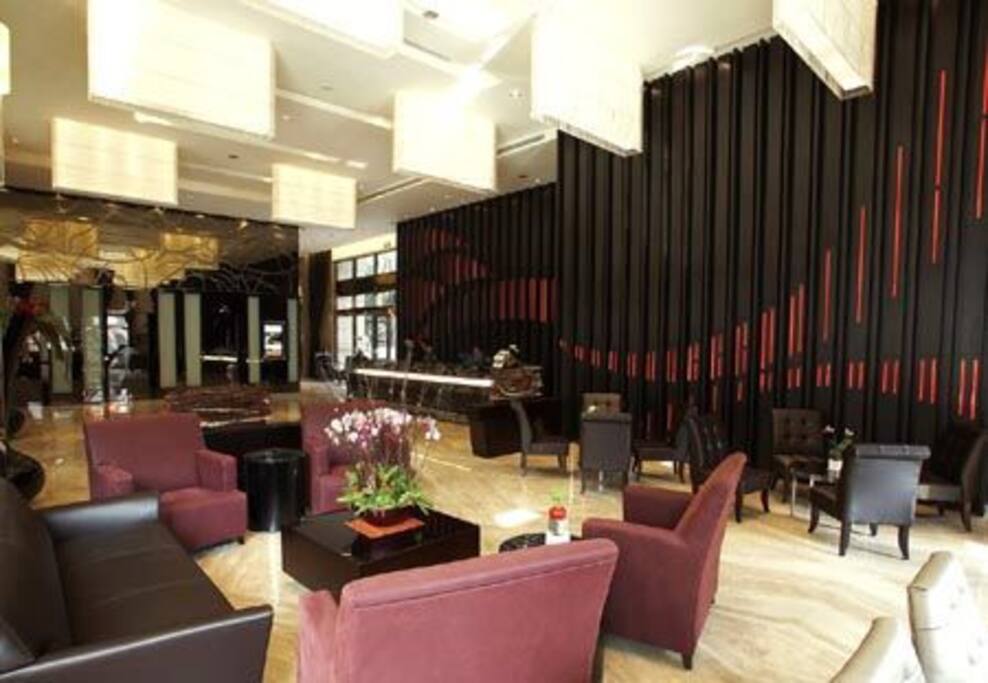 高級社區,緊臨福容飯店