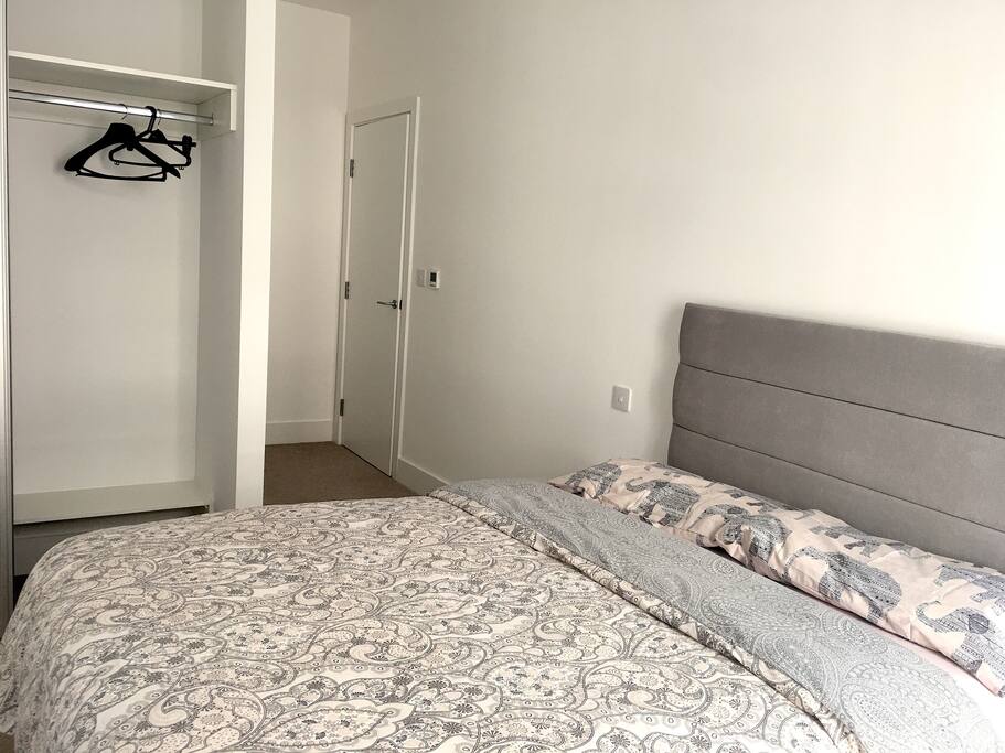 Ensuite bedroom (1/3)