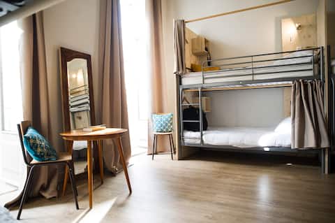 Chambre à partagée centre ville (4 lits mixte)