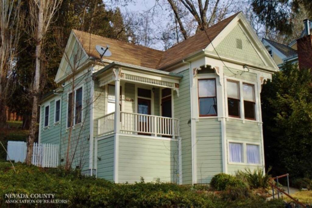 Beautifully renovated turn of the century Victorian