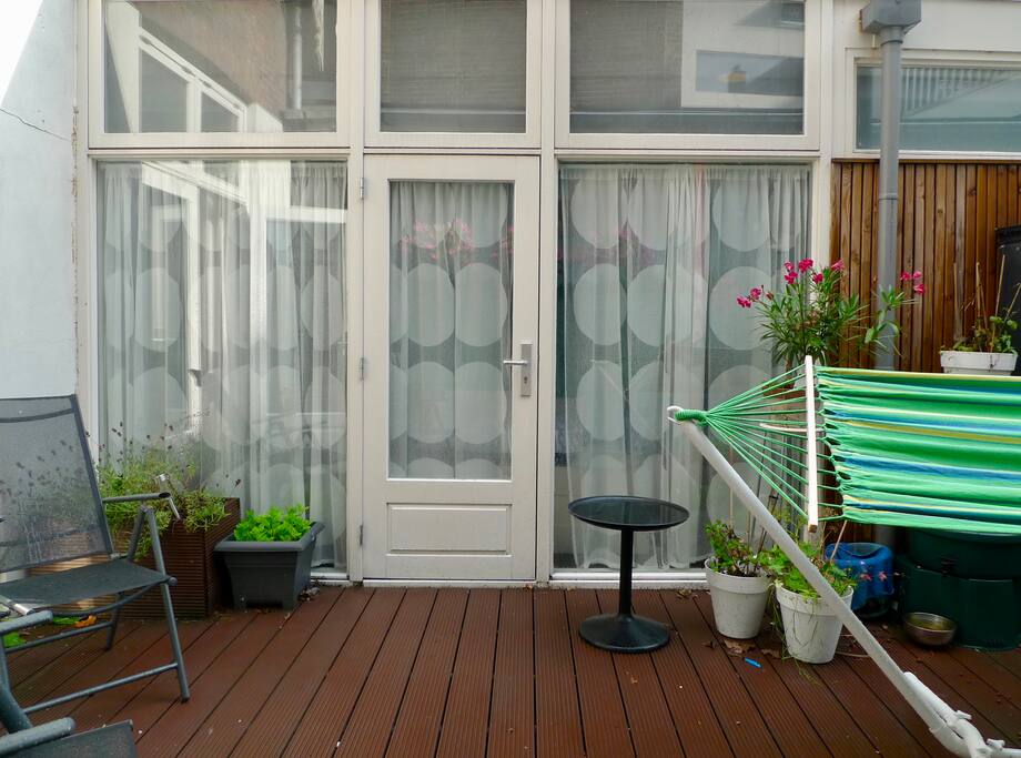 Toegang kamer via patio