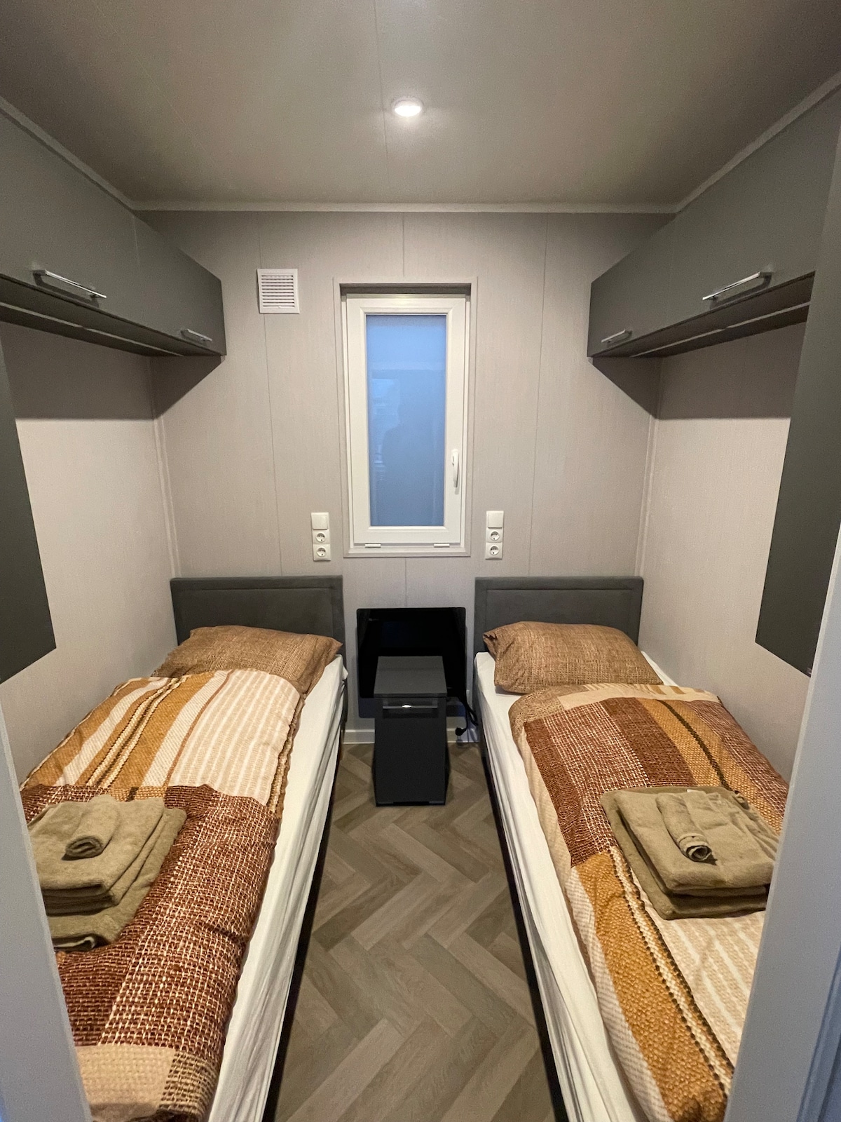 Habitación para niños, con 2 camas individuales (80 cm x 200 cm)