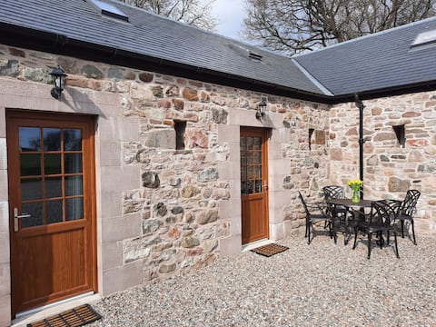 A Stylish Country Retreat!