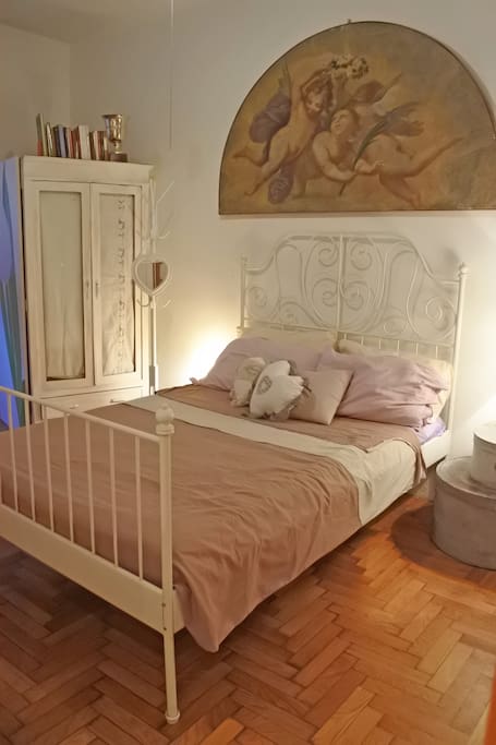 Camera da letto con ambiente soft