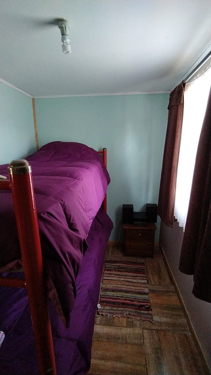 Спалня с двуетажно легло за двама