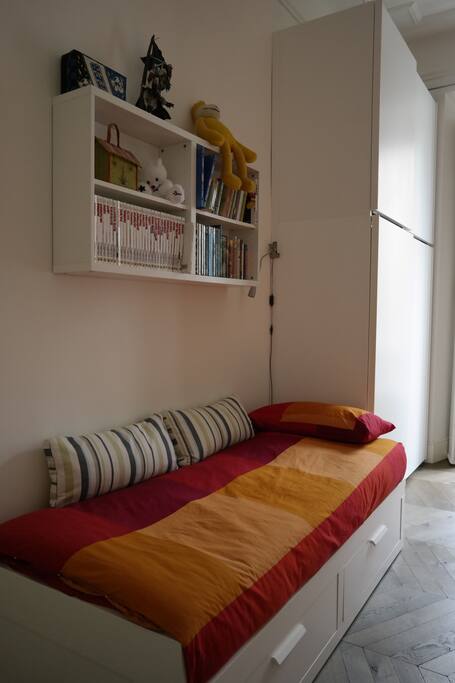 Letto singolo con possibile letto aggiuntivo.