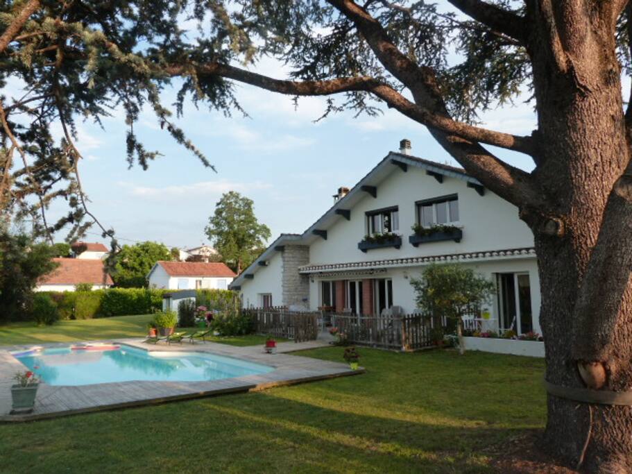 Cadre très agréable avec Piscine