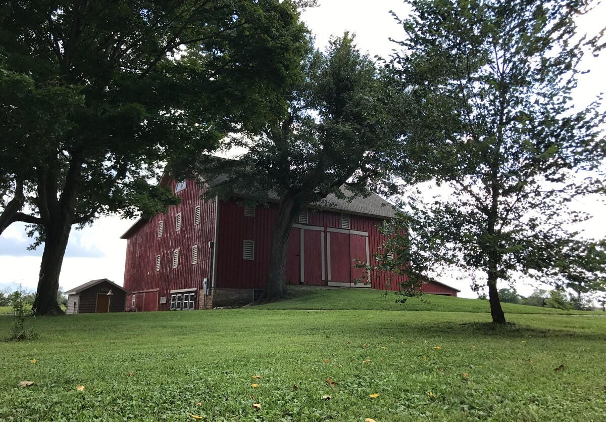 Surrounded by Salamonie State Park & Reservoir! Barns for Rent in