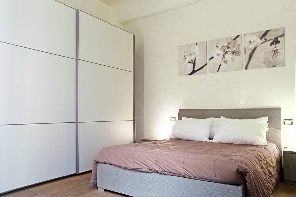 camera da letto matrimoniale (o due letti singoli)
