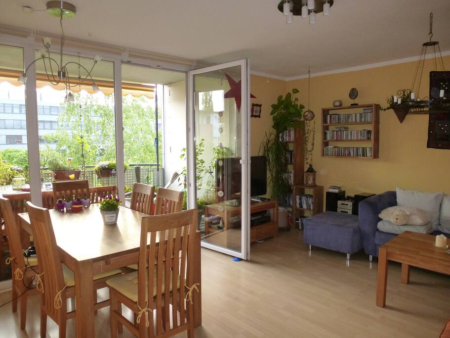 Wohnzimmer mit Essbereich