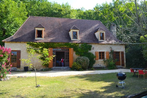 Gite with pool in the heart of the Dordogne