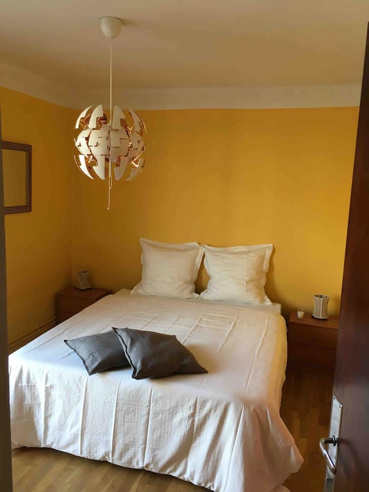 Teise magamistoa rõdu, kus on kaks ühekohalist voodit.