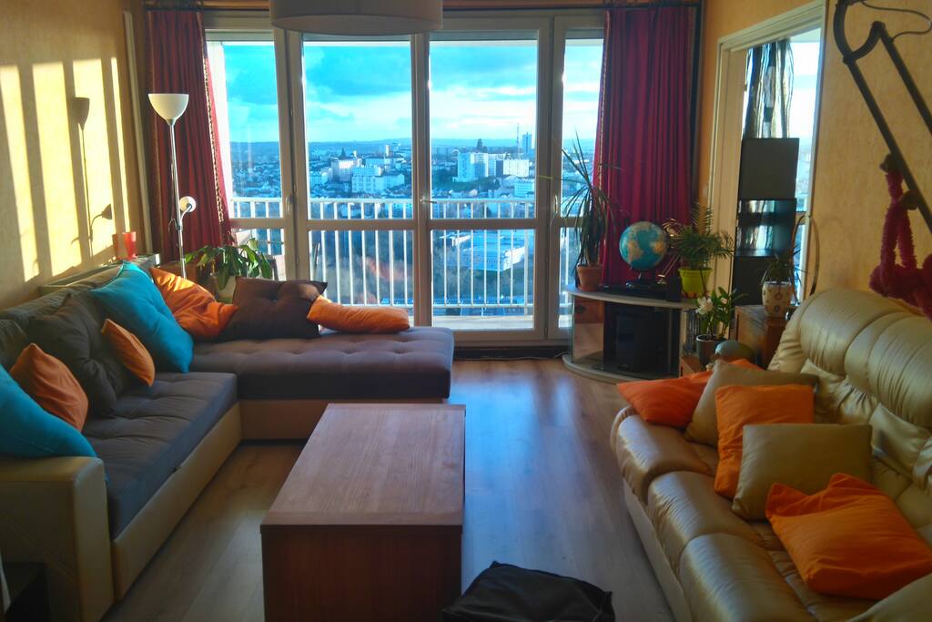 Deux canapés transformables
Magnifique vue
Grand Balcon