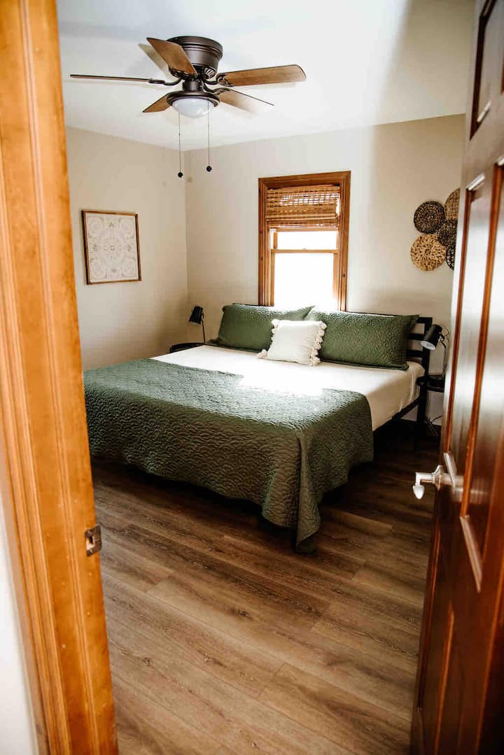 ห้องนอนเตียงคิงไซส์