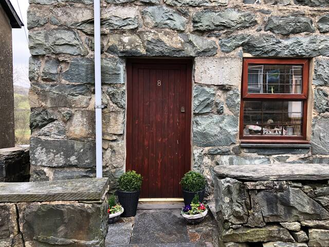 Traditional Cycling and Hiking Cottage