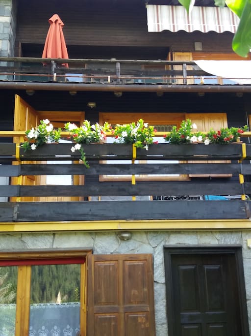 Balcone con fiori