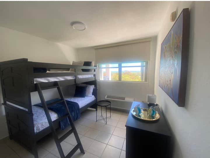 Трета спалня с двуетажно двуетажно легло