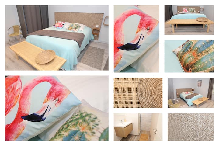 Habitación NATURAL para 2 personas  con cuarto de baño y aseo separado . Preciosas vistas al parque.