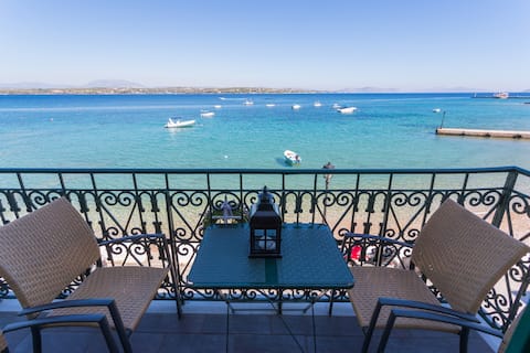 Right in front of the sea, 5’walking from Dapia.