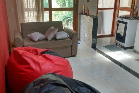 Fully equiped Beach House: BBQ area, A/C, garage