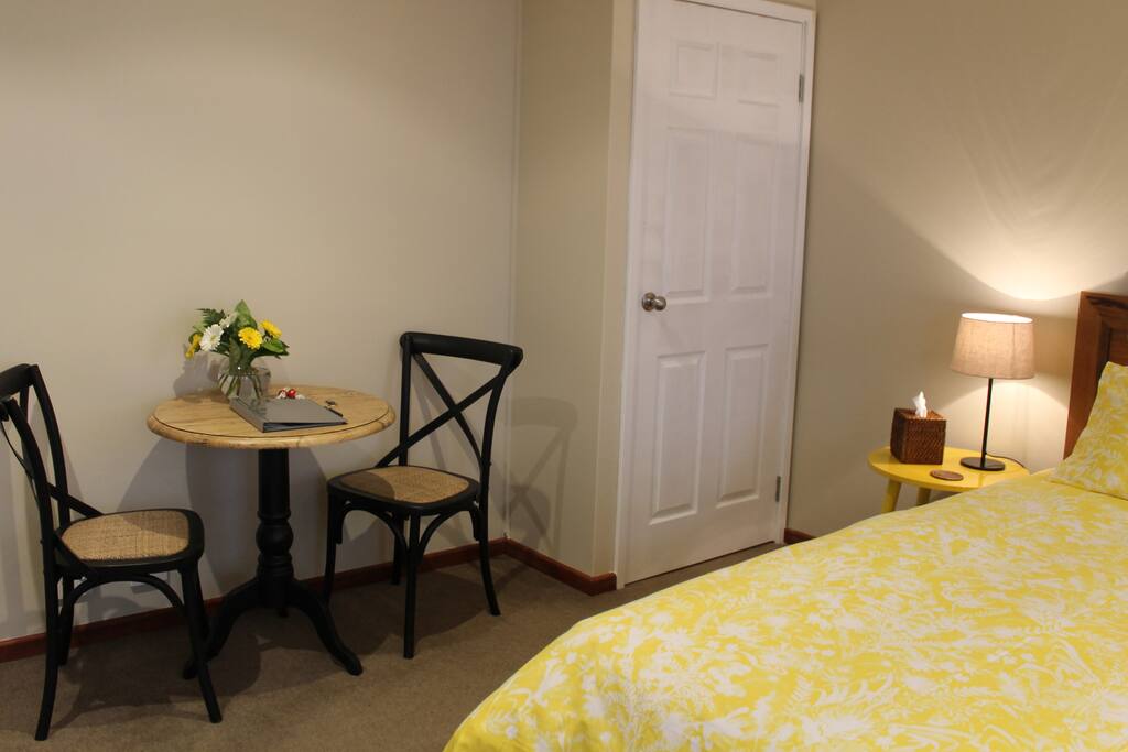 Banksia Suite dining area