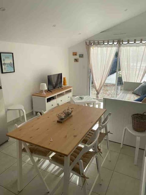 Lovely place near Saint Gilles & Marais