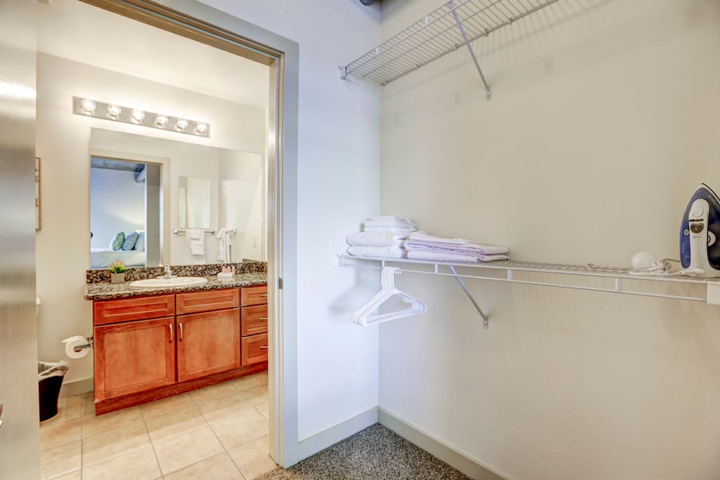 Bathroom at Premier Lofts by Stay Alfred