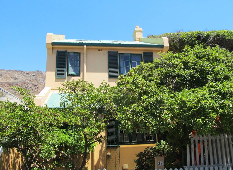 Street view with Muizenberg mountain behind