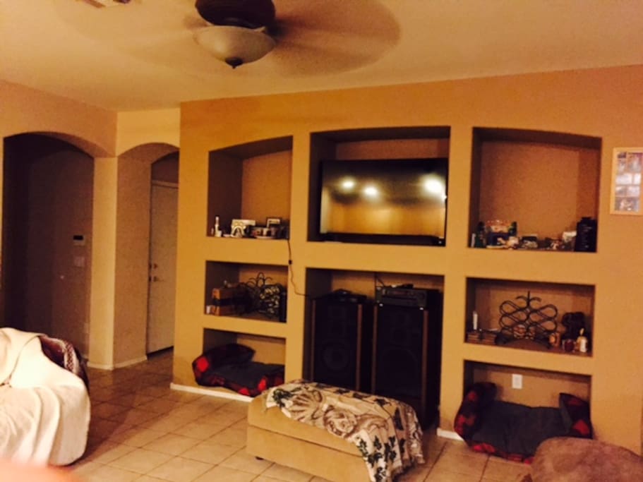 Spacious living room