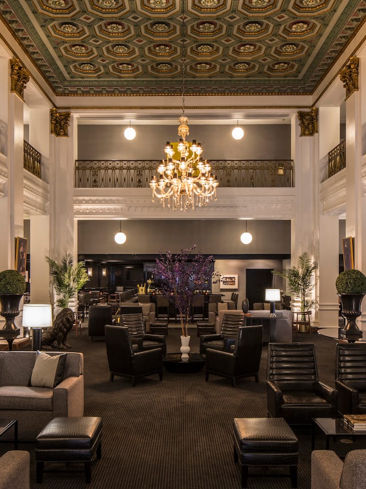 Downtown Boutique Hotel, Deluxe Room, Pet Friendly Hotels for Rent in