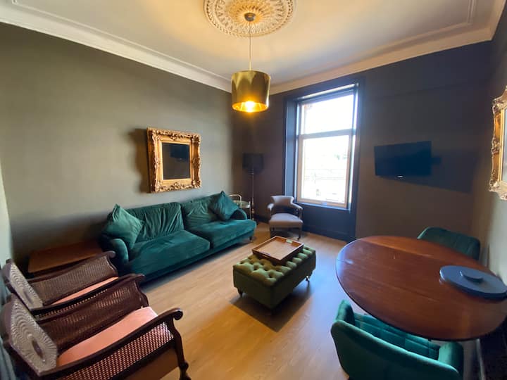 Marina View Four Poster 2 Bed Apartment For 3 - 羅撒西
